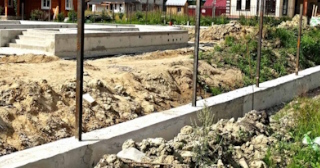 Фундамент под забор заказать в Заволжье - заливка фундамента для забора | от 1553 за п.м.