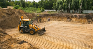 Разработка котлована Заволжье стоимость за от 570 руб. м3 - заказать работы по копке и рытью котлованов | траншей